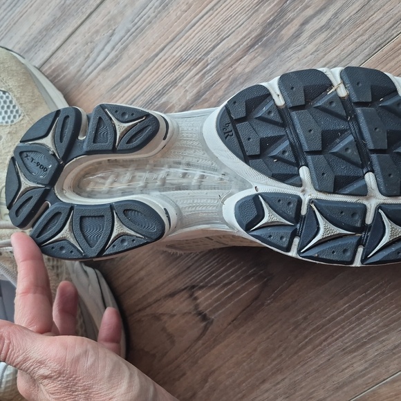 Saucony ProGrid Triumph 4 , Color: Sand | Ink. - Picture 2 of 5